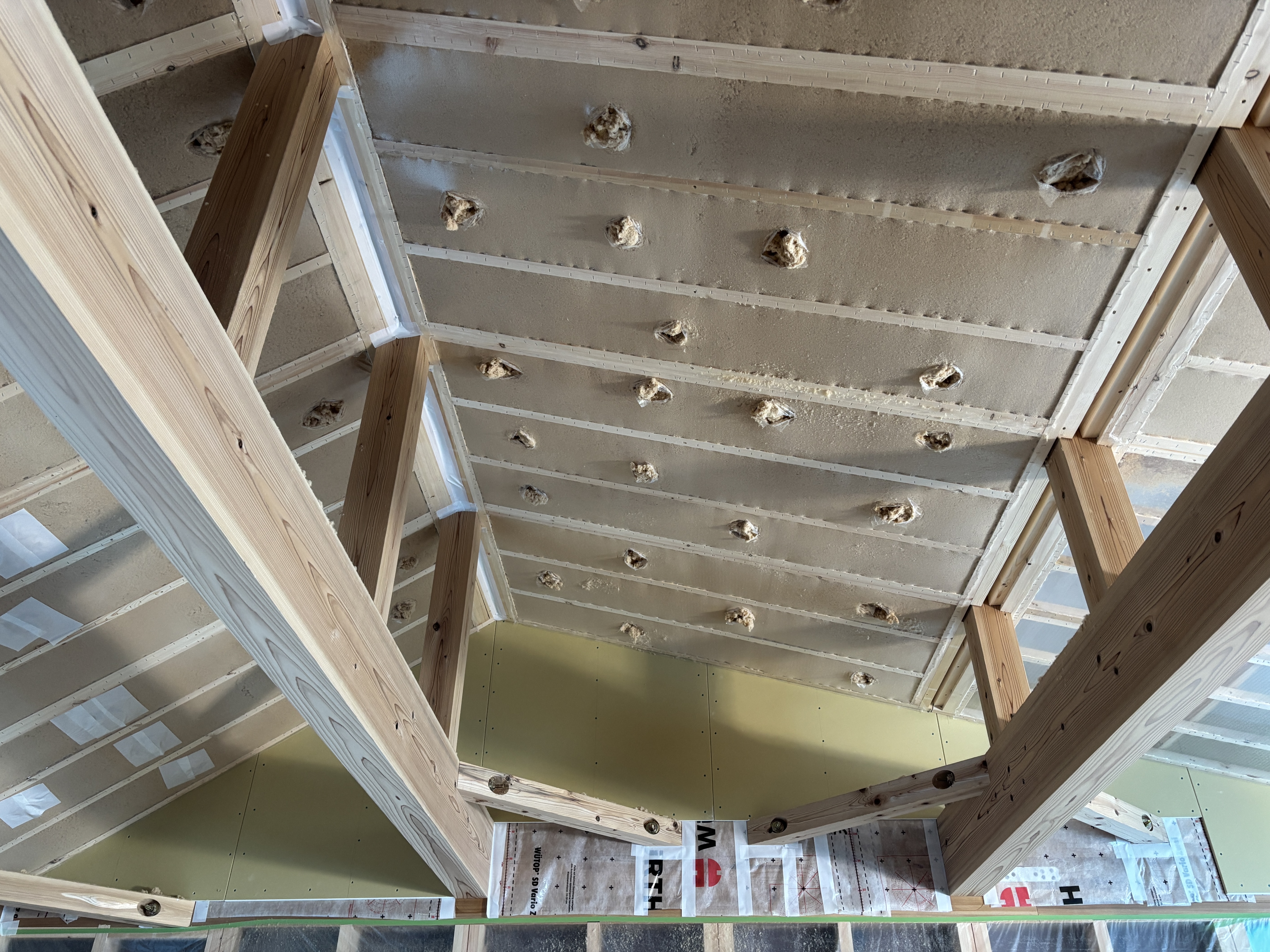 夏は涼しく冬は温かい調湿機能にも優れた「羊毛断熱材」